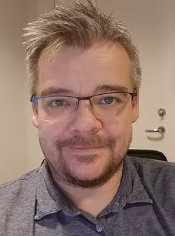 Kent Jensen i Tvangsforskningsnettverket mener lovforslaget vil kunne bety en dreining tilbake fra et langvarig statlig ønske om poliklinisk behandling, til innleggelse i døgninstitusjon.