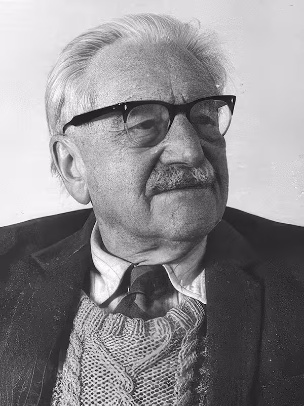 Bilde av eldre mann med briller